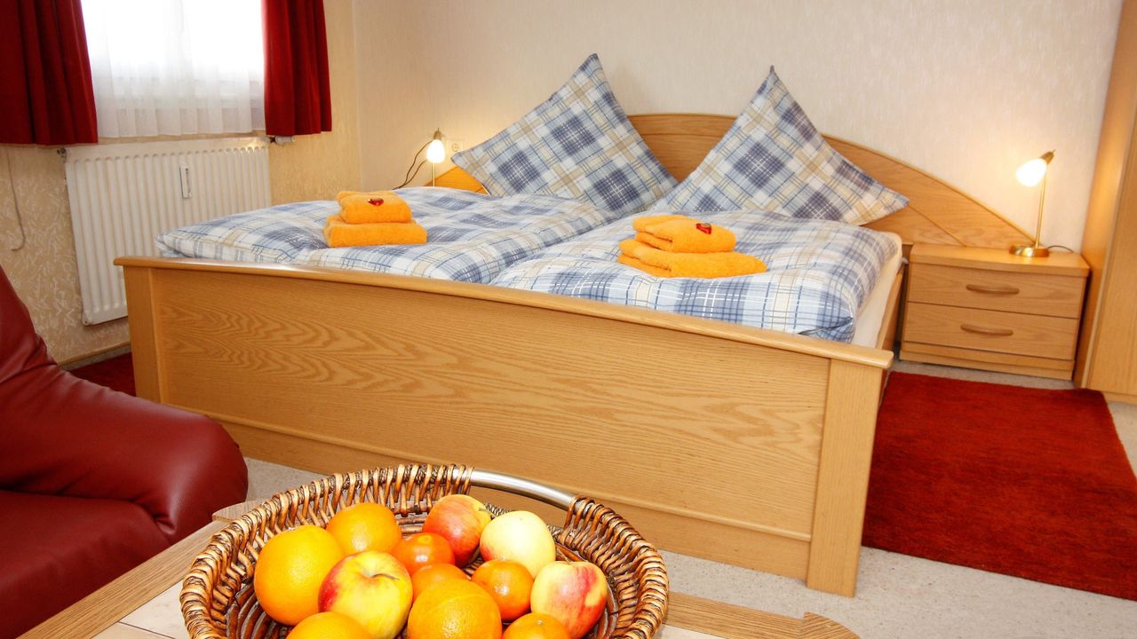 Doppelbett  (Nr.9) Doppelbett  (Nr.9)